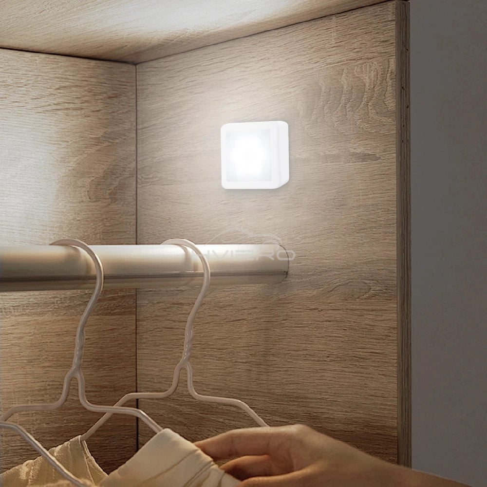 Luz Noturna LED com Sensor de Movimento (Pilha ou Recarregável USB)